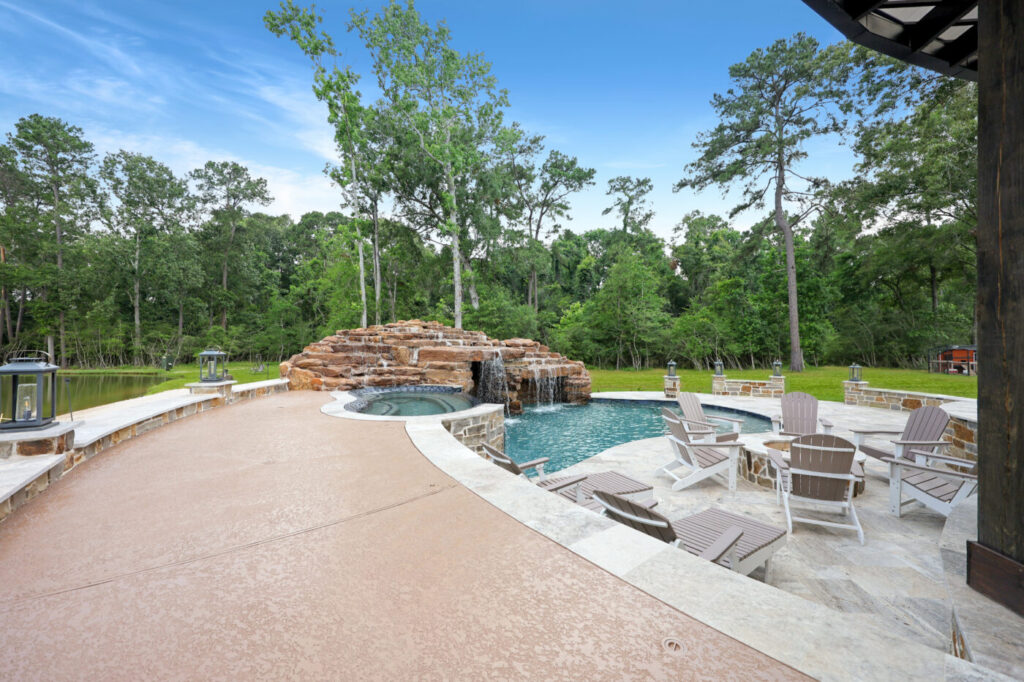 Remington Trail 2 - Custom Outdoor Living by Texas Turf Tenders