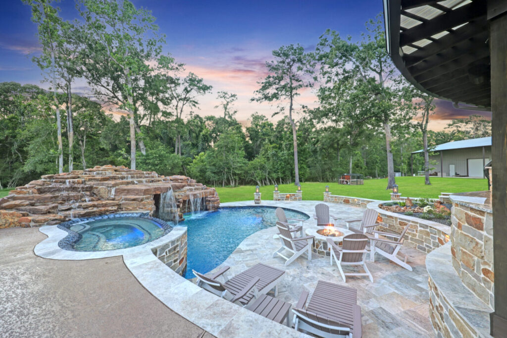Remington Trail 2 - Custom Outdoor Living by Texas Turf Tenders