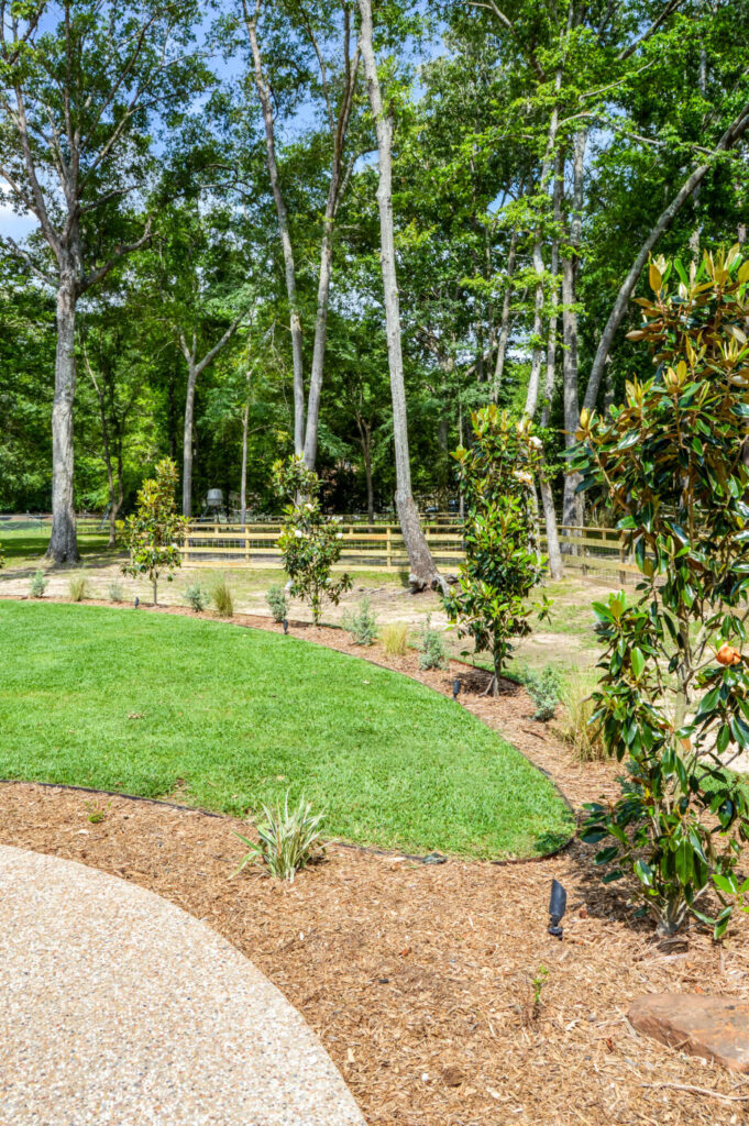 Commons Oak Dr